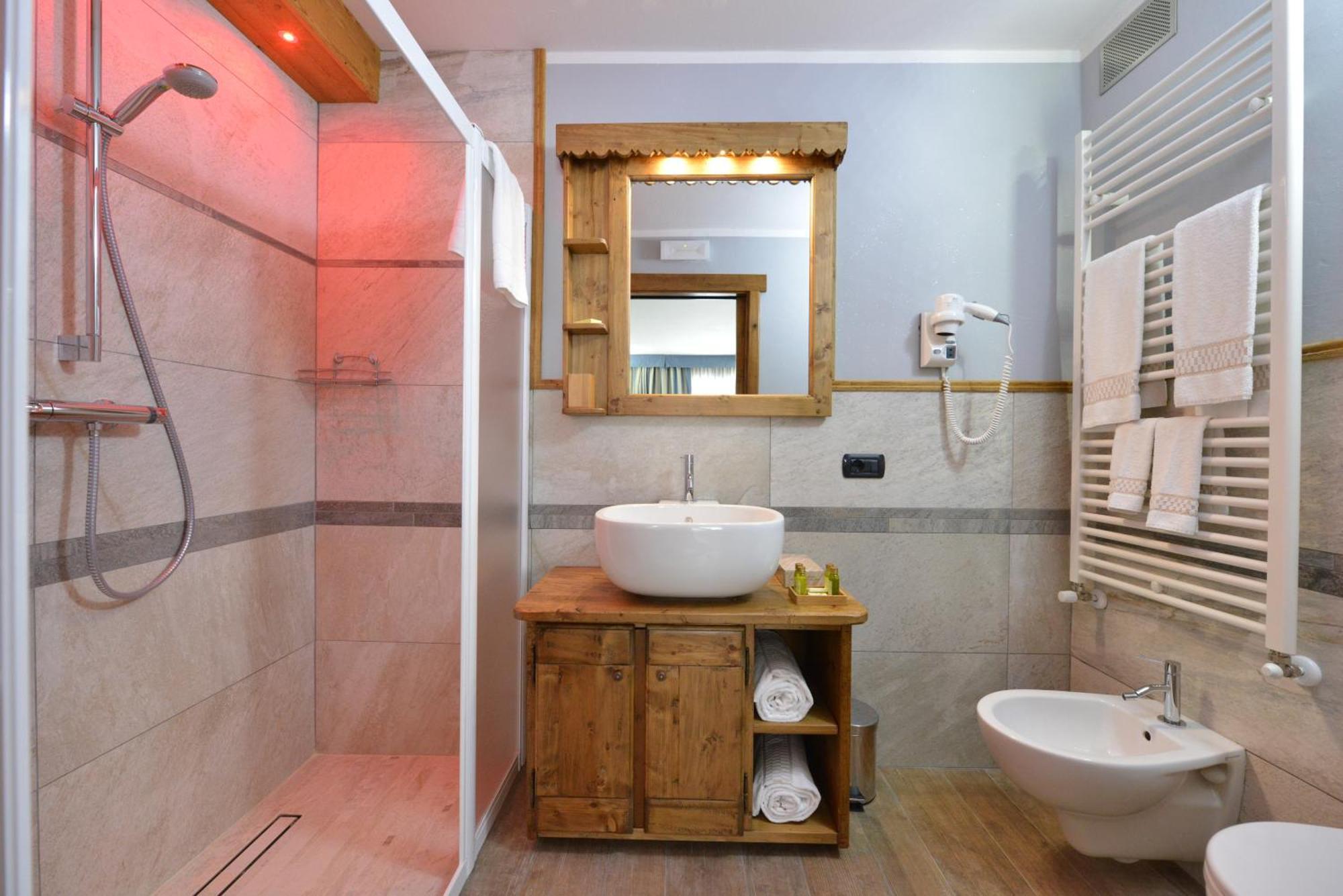 Mollino Rooms Breuil-Cervinia Bagian luar foto