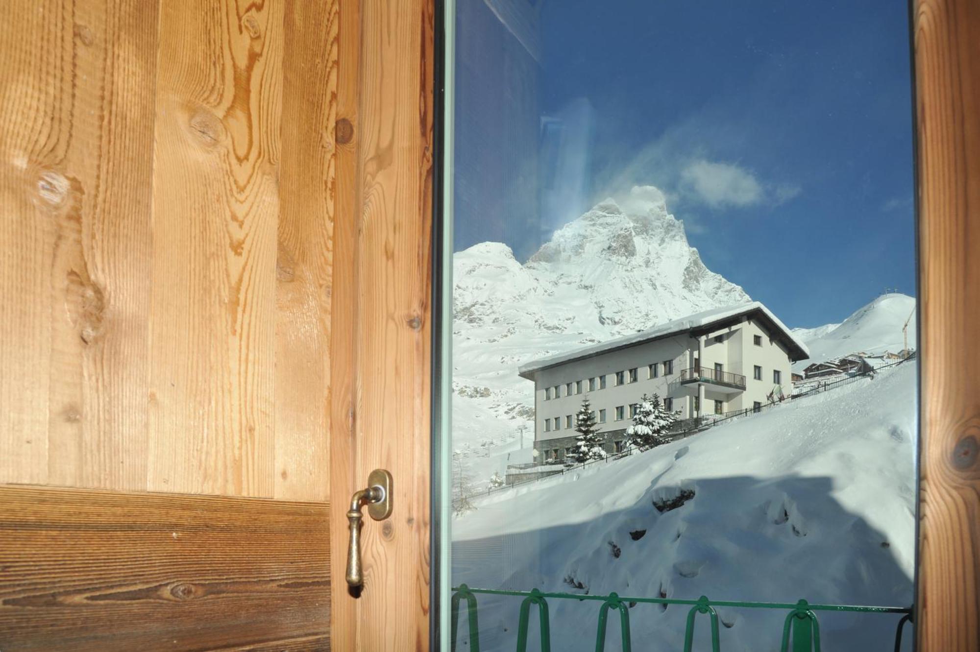 Mollino Rooms Breuil-Cervinia Bagian luar foto